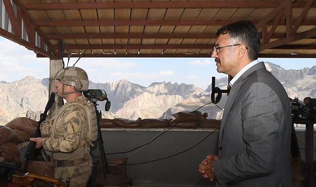 Vali Çelik'ten 3 bin 450 rakımda vatan nöbeti tutan askerlere ziyaret