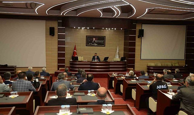 Vali Çiftçi bürokratlarla bir araya geldi