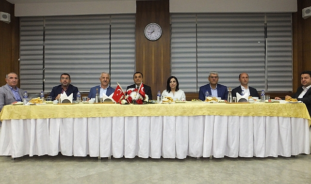 Vali Öksüz'e veda yemeği düzenlendi