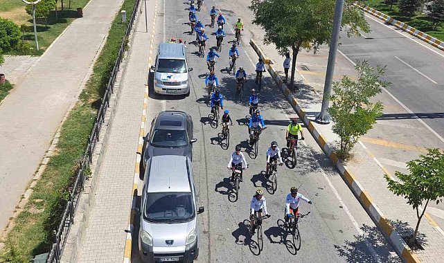 Van Gölü için 7 gün pedal çevirecekler