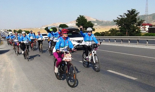 Van Gölü için pedal çeviren bisiklet tutkunları Bitlis'e ulaştı