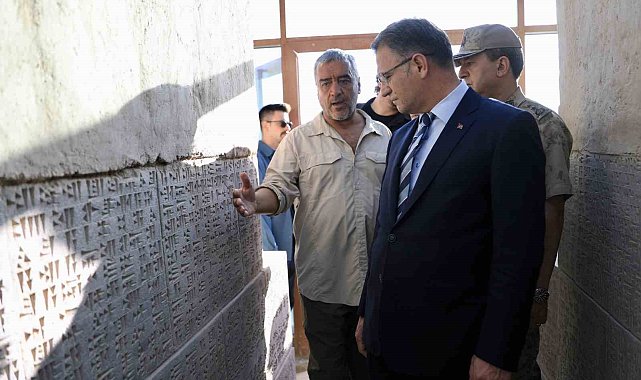 Van Valisi Balcı, Ayanıs Kalesi'ndeki kazıları takip etti