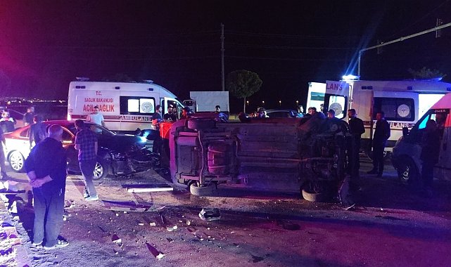 Van'da otomobil ile hafif ticari araç çarpıştı: 2 hafif yaralı