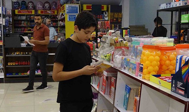 Van'daki kırtasiyelerde okul alışverişi hareketliliği başladı