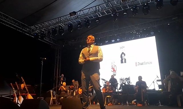 Yavuz Bingöl Malazgirt'te konser verdi