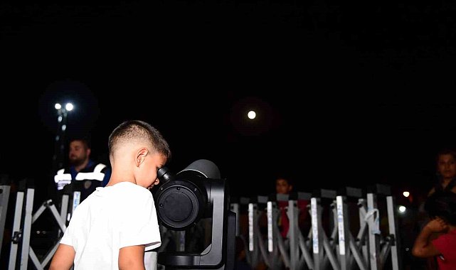 Yeşilyurt'ta çocuklar gökyüzünün derinlikleriyle tanıştı