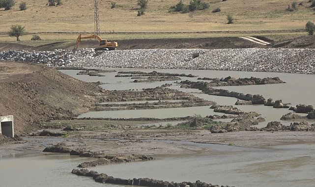 1,5 milyar TL'lik yatırımla Karasu Nehri ıslah ediliyor
