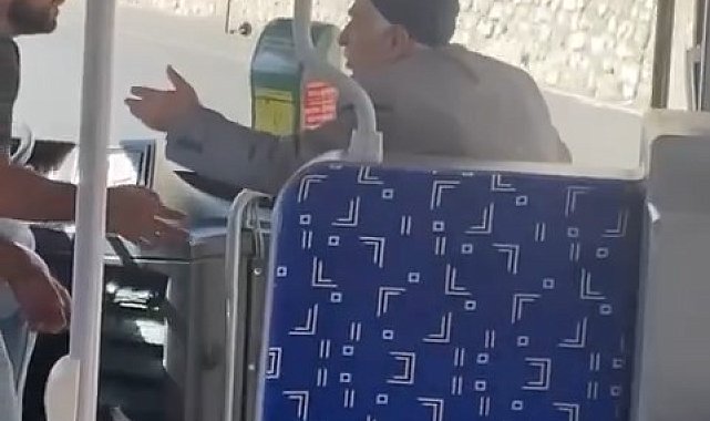76 yaşındaki yolcunun söylediği türküler mest etti