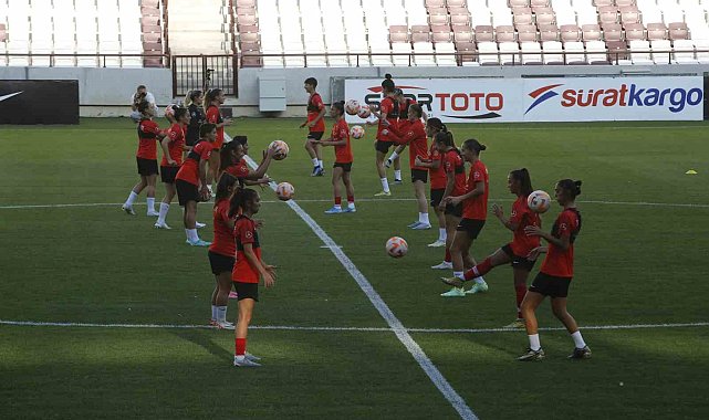 A Milli Kadın Futbol Takımı, Litvanya maçı hazırlıklarını tamamladı