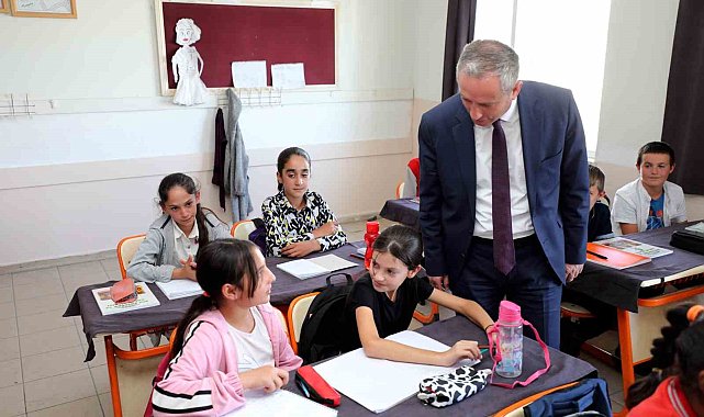 Ağrı Milli Eğitim Müdürü Kökrek, Tezeren'deki okulu inceledi