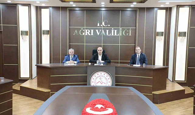 Ağrı Valisi Mustafa Koç, çevre hizmetleri birliği toplantısına katıldı