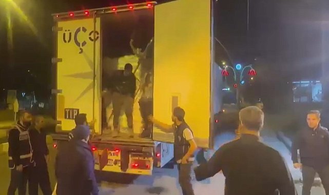 Ağrı'da Afgan uyruklu 80 kaçak göçmen yakalandı