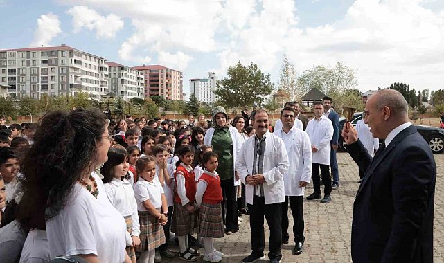 Ağrı'da ilk ders zili çaldı