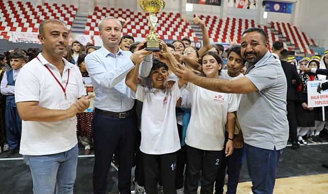 Ağrı'da Türkiye Halk Oyunları Federasyonu Grup Yarışması heyecanı