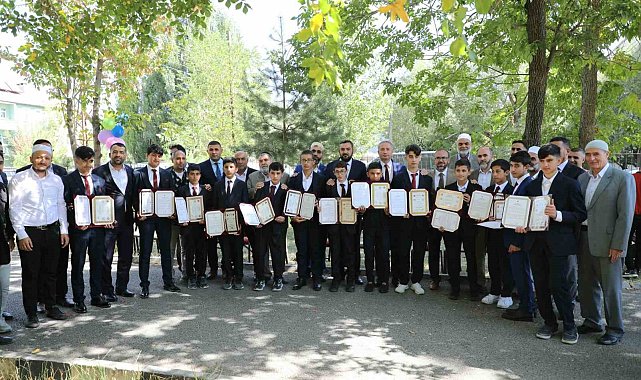 Ağrı'da yeni hafızlara mezuniyet programı