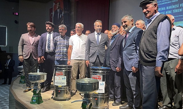 Ardahan'da üreticilere yayık ve otomatik krema makinesi dağıtıldı