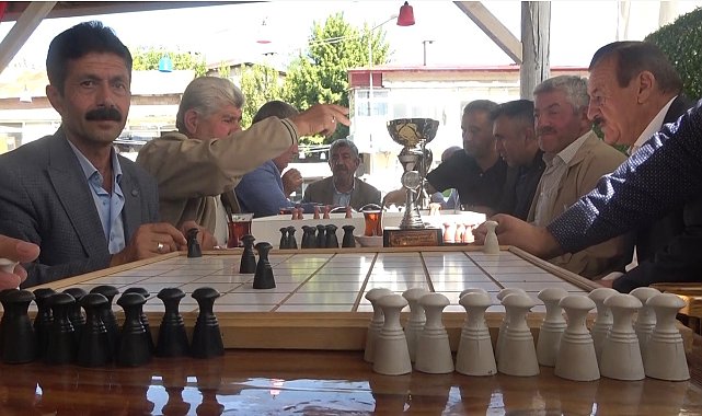 Babasından öğrendiği taktik oyun ile dünya 3'üncüsü oldu