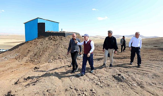 Başkan Sekmen'den Karayazı ve Karaçoban çıkarması