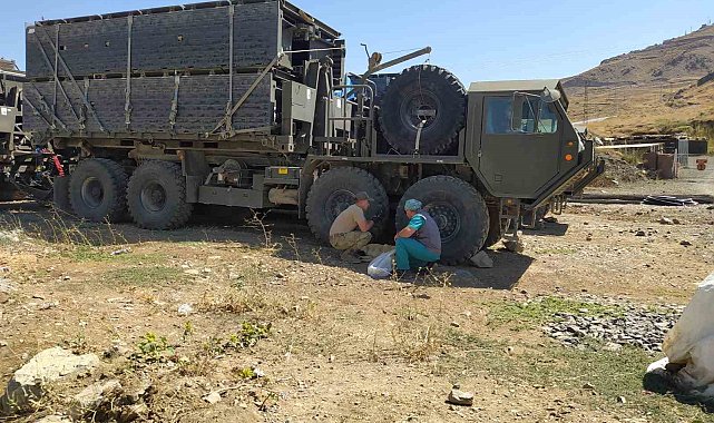 Belediye ekipleri sahra hastanesinde can dostları sağlık taramasında geçirdi