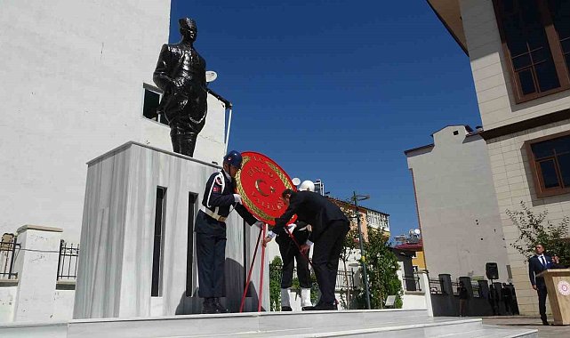 Bingöl Valisi Usta: "Bu insanlar vatan için, millet için, ülkenin bekası için canlarını ortaya koyup savaştılar"