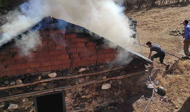 Bingöl'de ahır yangını