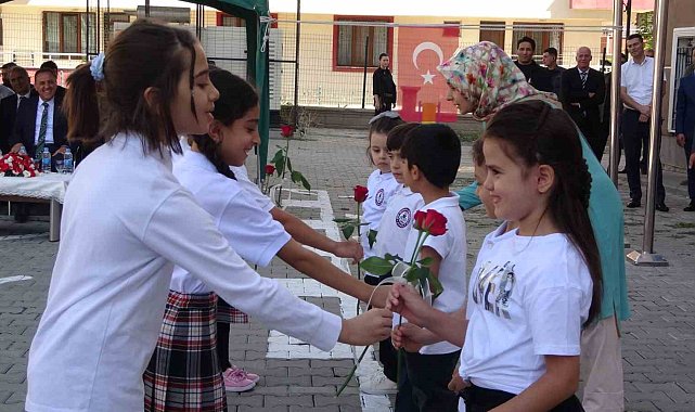 Bingöl'de eğitim-öğretim yılının ilk ders zili çaldı