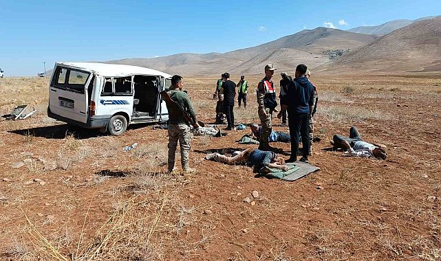 Çatak'ta trafik kazası: 6 yaralı