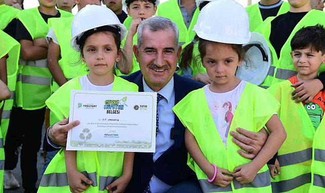 Çevre müfettişi öğrenciler görev başında