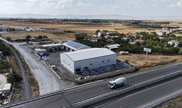 Deprem bölgesi Malatya'da 3 milyon kilo atık geri dönüşüme kazandırıldı