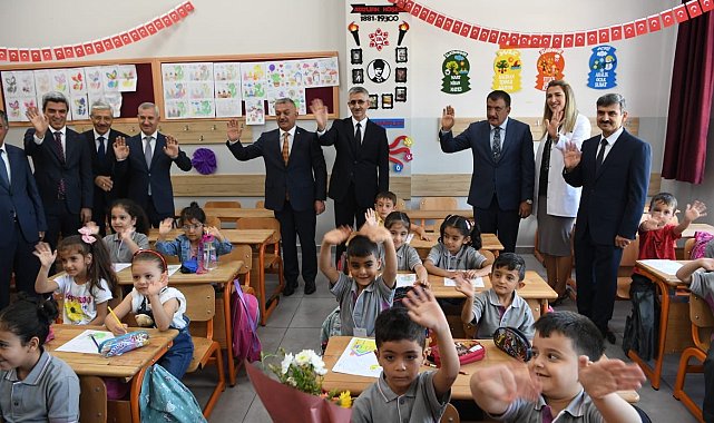 Deprem bölgesi Malatya'da yeni eğitim-öğretim başladı