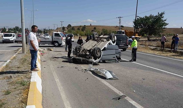 Düğün konvoyunda kaza; biri ağır 5 yaralı