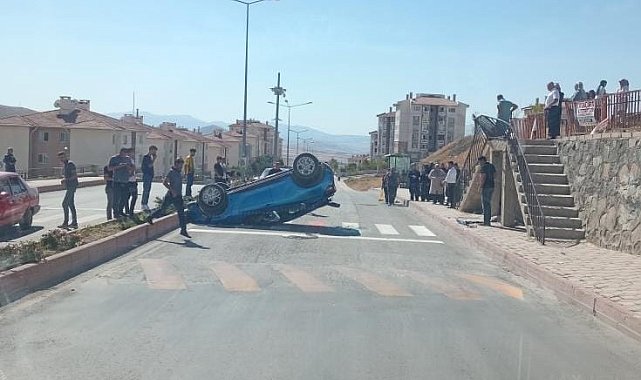El frenini çekmeyi unuttu, geri geri giden araç takla attı