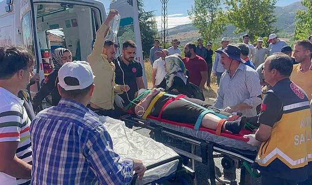 Elazığ'da tur minibüsü otobüse çarptı: 18 yaralı