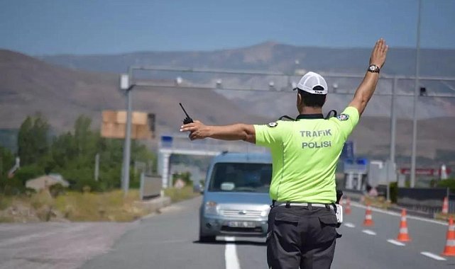 Erzincan'da 15 gün içerisinde 2 bin 261 araca trafik cezası kesildi