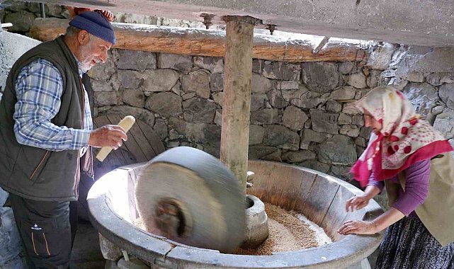 Erzurum'da baba yadigârı su değirmeni
