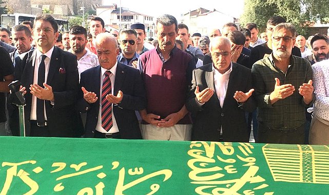 Erzurum'un sevilen iş insanı Abdurrezzak Cellat son yolculuğuna uğurlandı