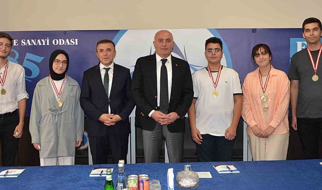 ETSO, başarılı öğrencileri ödüllendirdi