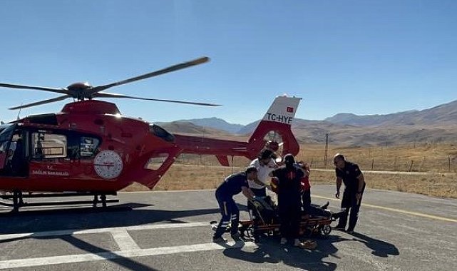 Göğüs ağrısı olan hasta için helikopter havalandı