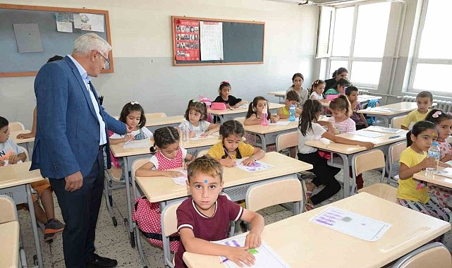 Güder, öğrencileri sevindirdi