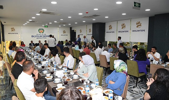 Gürkan, başarılı öğrenciler ile bir araya geldi