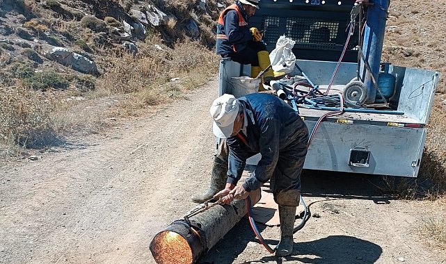 Hakkari 3 bin 500 rakımda arızalan isale hattı onarıldı