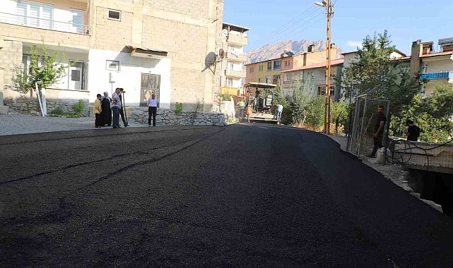 Hakkari'de eskiciler semti asfalta kavuştu