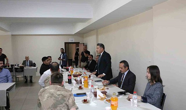 Hizan'da gaziler onuruna yemek programı düzenlendi