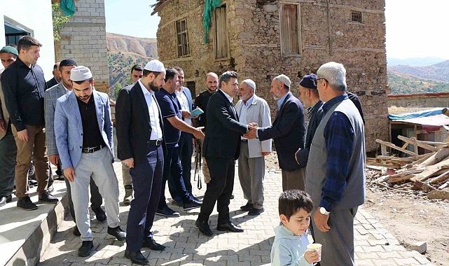 Hizan'da yapımı tamamlanan cami ibadete açıldı