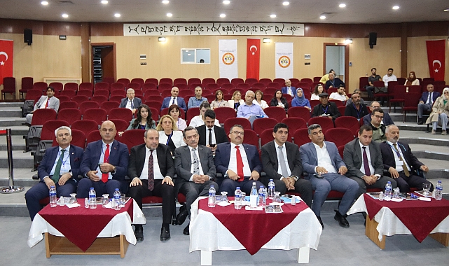 Iğdır'da "Doğu Anadolu Volkanizması, Jeoturizm Potansiyeli ve UNESCO Süreci Toplantısı" yapıldı