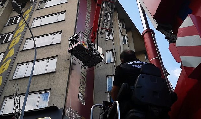 İtfaiyeden tabela operasyonu, faciadan dönüldü