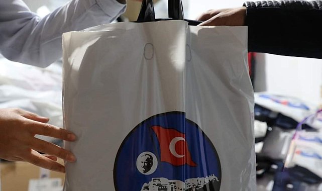 Kars Belediyesi'nden vatandaşlara gıda ve temizlik malzemesi desteği