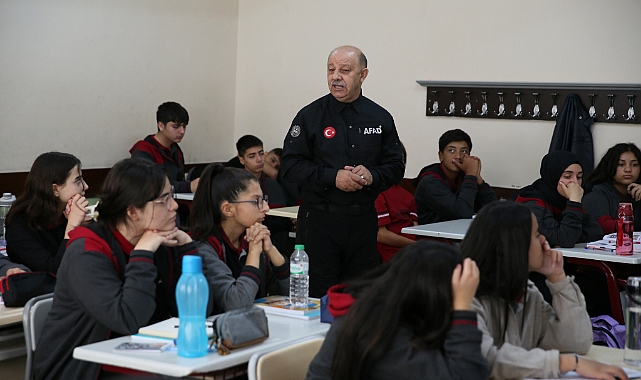 Kars'ta öğrenciler afet farkındalık eğitimiyle bilinçlendiriliyor