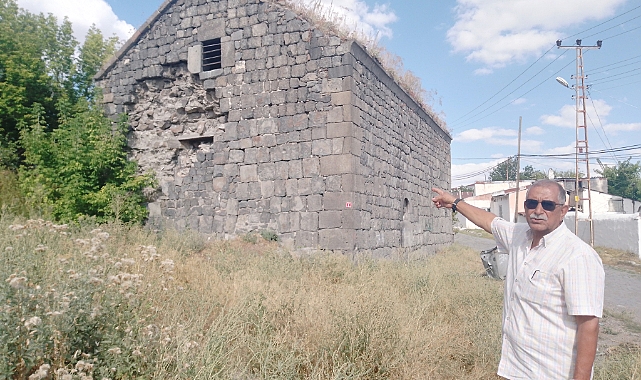 Kars'ta tarihi Beşik Kilise yıkılıyor