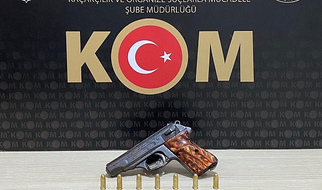 Kars'ta 1 araçtan silah ve mühimmat çıktı